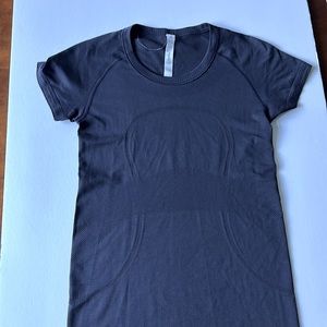 Size 6 Navy Blue Swiftly Tech